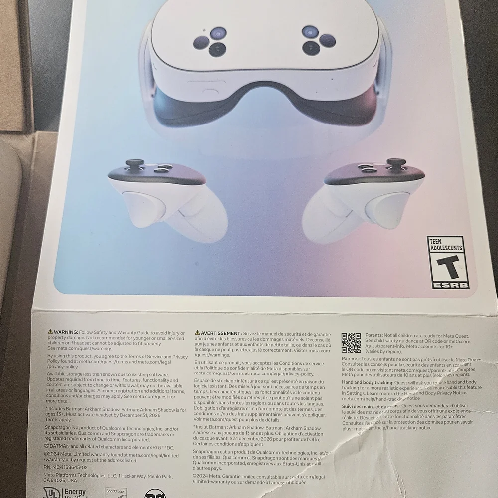 VR Headset with Controllers - White